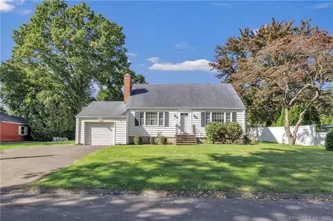 31 Morningside Ter, Stratford, CT 06614