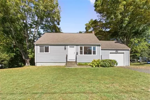 21 Marlboro Dr, Milford, CT 06461