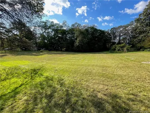 109 Middlesex Ave # a, Chester, CT 06412