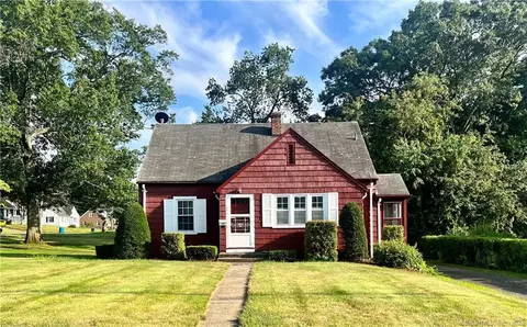 544 Pine St, Bristol, CT 06010