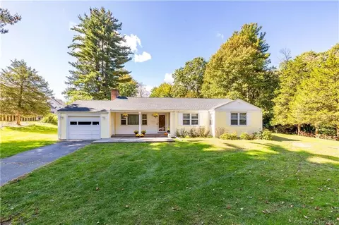 82 S Main St, Manchester, CT 06040