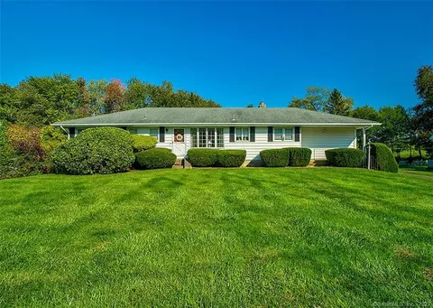 531 Hill St, Hamden, CT 06514