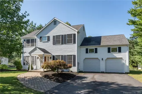 19 Fairlawn Dr, Wallingford, CT 06492