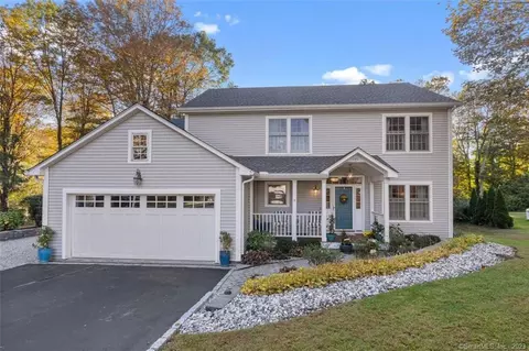 26 Beach Ave, Madison, CT 06443