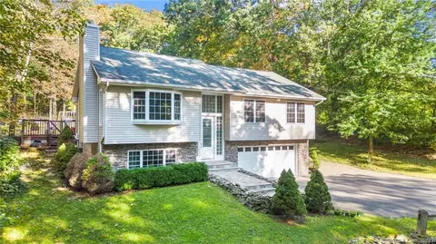 306 Silver Hill Rd, Derby, CT 06418