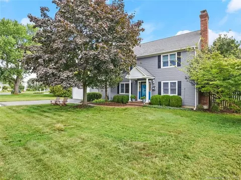 72 Ryegate Ter, Stratford, CT 06615