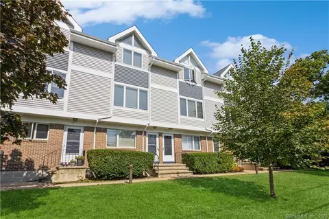 25 Cottage St #205, Norwalk, CT 06855