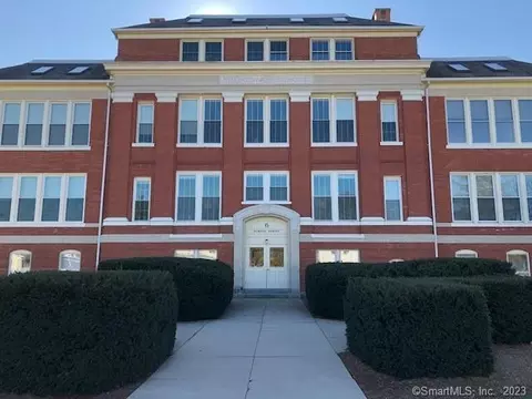 6 School St #15, Mystic, CT 06355