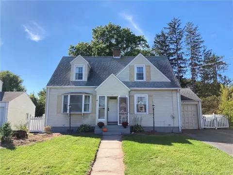 51 Wright Rd, Wethersfield, CT 06109