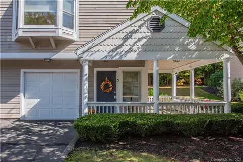 536 Redstone Hill Rd #5, Bristol, CT 06010