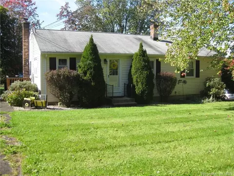 567 E Street St N, Suffield, CT 06078