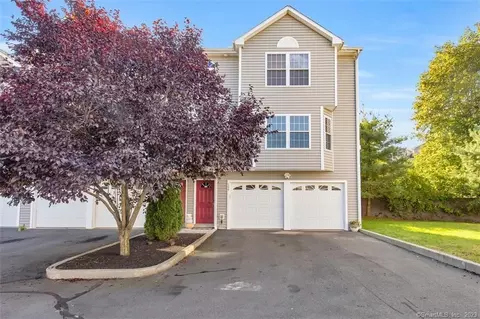 58 Leonard St #104, Meriden, CT 06451