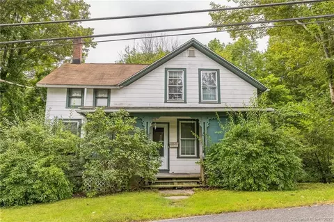 31 Hurlbut St, Winchester, CT 06098