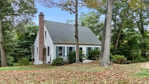 14 Todds Mill Cir, Madison, CT 06443