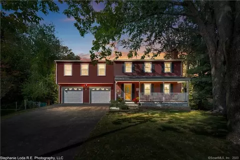 30 Pilgrim Ln, Meriden, CT 06451