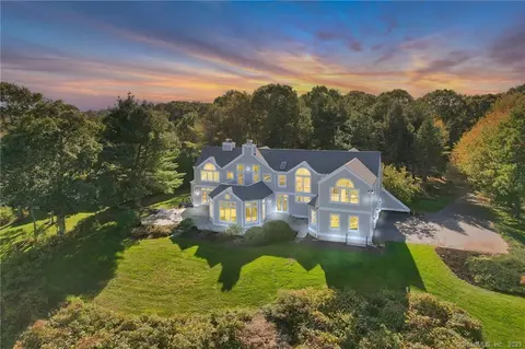 18 Laurel Crst, Burlington, CT 06013