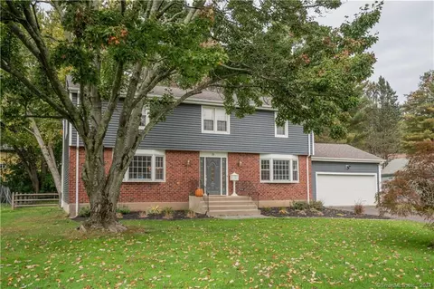 73 Vardon Rd, West Hartford, CT 06117