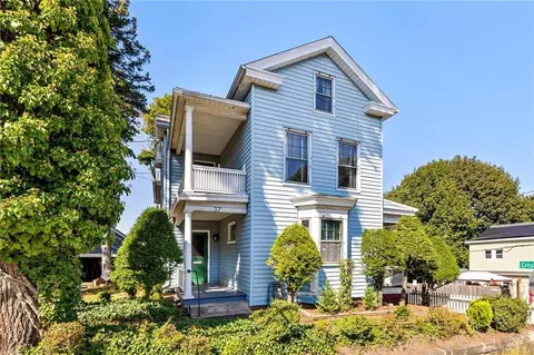 37 Elm St, Meriden, CT 06450