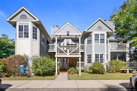 75 Redwood Dr #601, East Haven, CT 06513