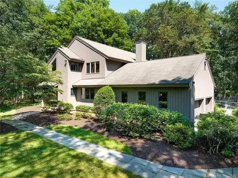 30 Woodland Pl, Wilton, CT 06897