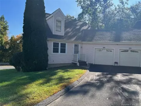 101 Madeline Ave #21, Waterbury, CT 06708