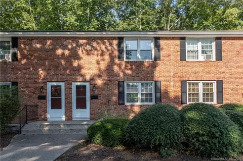 81 E Pattagansett Rd #14, Niantic, CT 06357