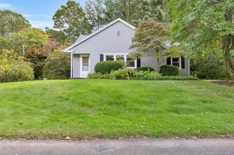 2 Woodland Rd, Portland, CT 06480
