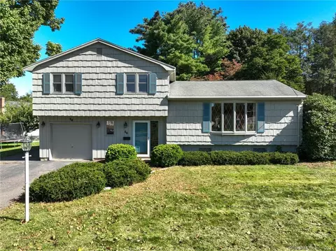 64 Candlewyck Dr, Newington, CT 06111