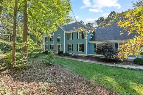 201 Bartlett Dr, Madison, CT 06443