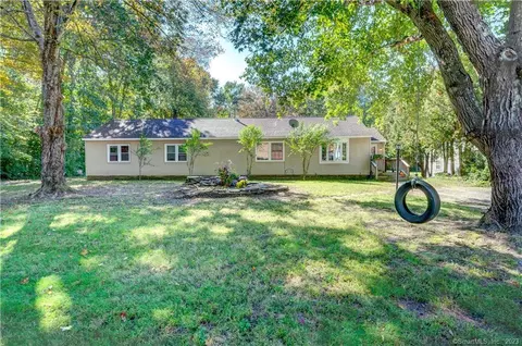 58 Riverview Rd, Mansfield, CT 06250