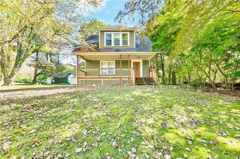 311 Unity Rd, Trumbull, CT 06611