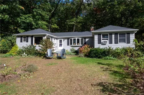 106 Notch Rd, Granby, CT 06035
