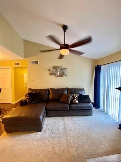 31 High St #3303, East Hartford, CT 06118