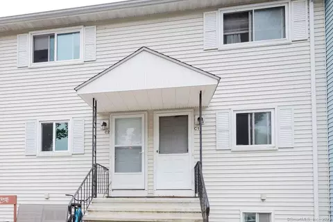 236 East St #C2, Plainville, CT 06062