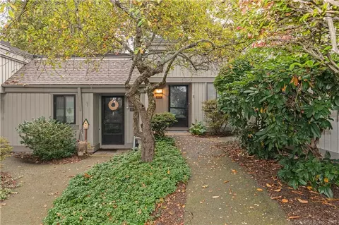 857 Heritage Vlg #C, Southbury, CT 06488