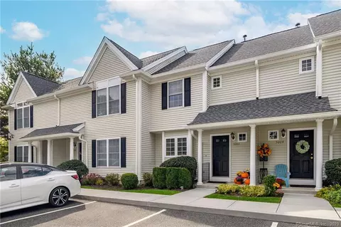 5003 Hancock Dr #5003, Danbury, CT 06811
