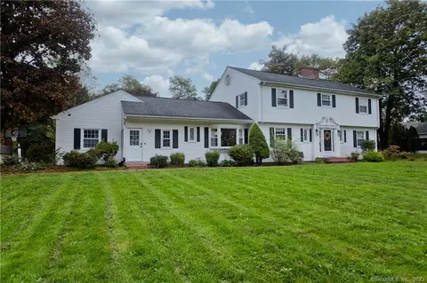 122 Wendover Rd, Suffield, CT 06078