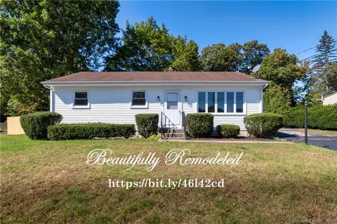 7 Illinois Ct, Montville, CT 06370