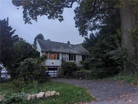 95 Marcel St, Bridgeport, CT 06606