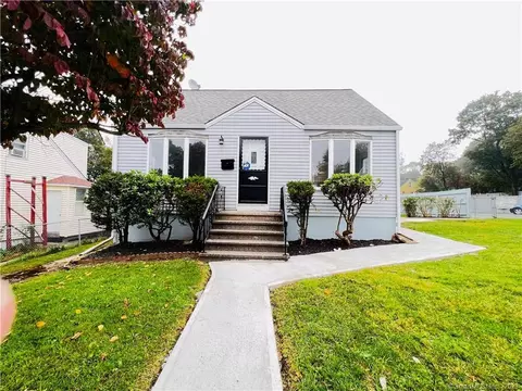 106 Macarthur Dr, Waterbury, CT 06704