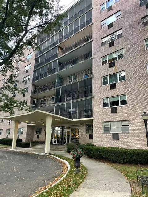 25 Cartright St #1F, Bridgeport, CT 06604