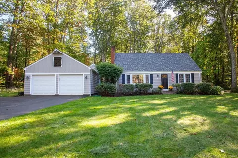 47 Old Meadow Plain Rd, Simsbury, CT 06070