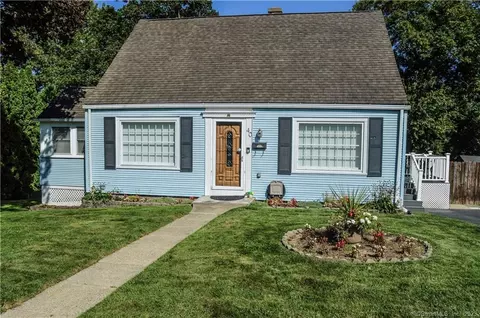 38 Rockwell Ave, Waterbury, CT 06708