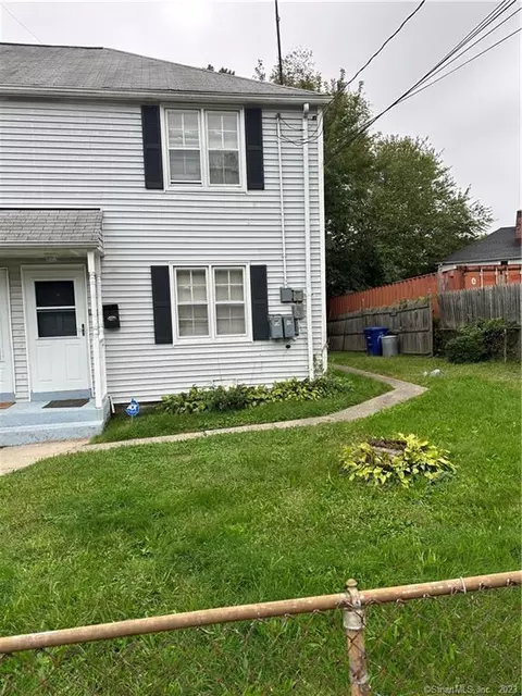 896 Pearl Harbor St, Bridgeport, CT 06610