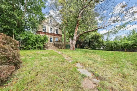 78 Myrtle St Ext, Norwalk, CT 06855