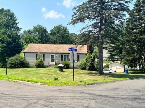 24 Valleyview Dr, Middlefield, CT 06455