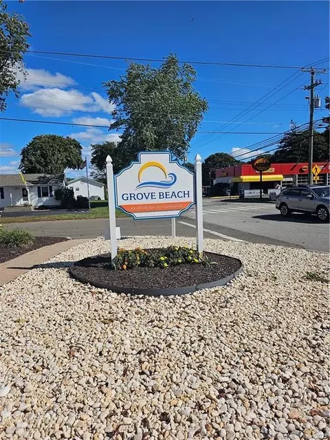 2 Grove Ter, Westbrook, CT 06498