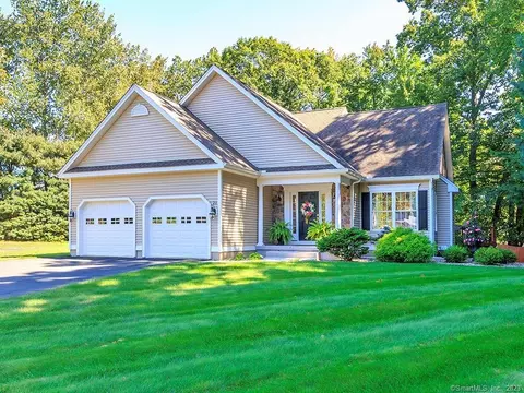 21 Church Ter, Newington, CT 06111