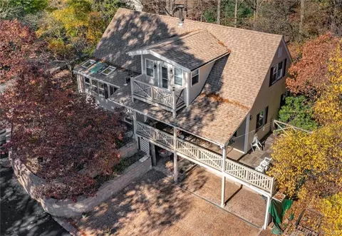 325 Scott Swamp Rd, Farmington, CT 06032