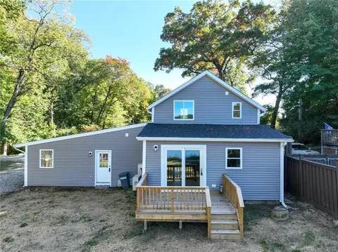 121 Kitemaug Rd, Uncasville, CT 06382